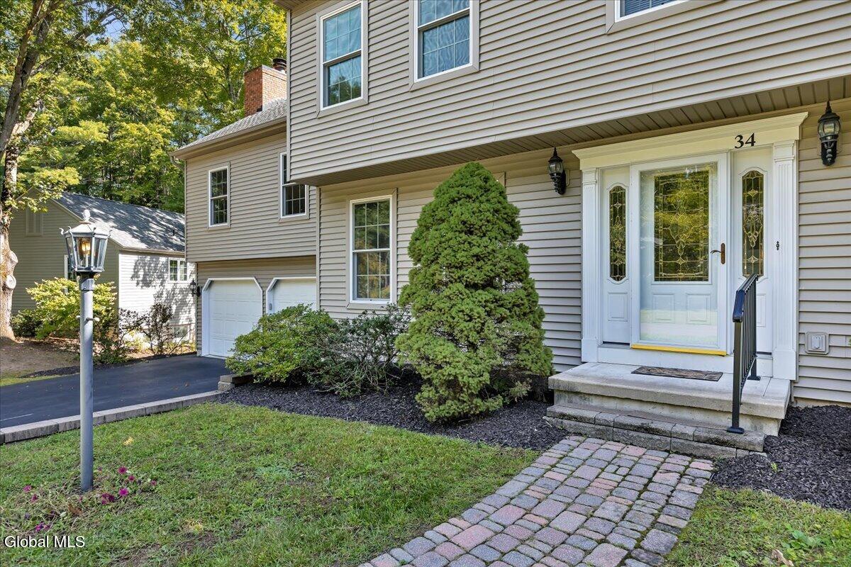 34 Darnley Greene Delmar NY 12054