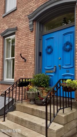 33 Front Street Schenectady NY 12305