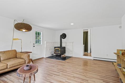 1166 Ny-143 Coeymans Hollow NY 12046