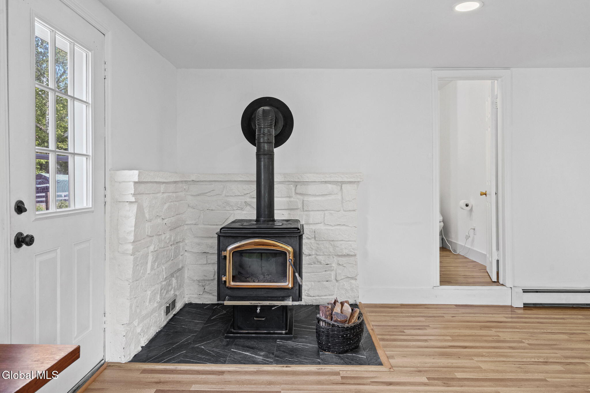 1166 Ny-143 Coeymans Hollow NY 12046