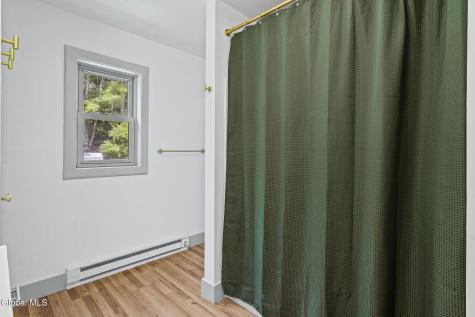 1166 Ny-143 Coeymans Hollow NY 12046