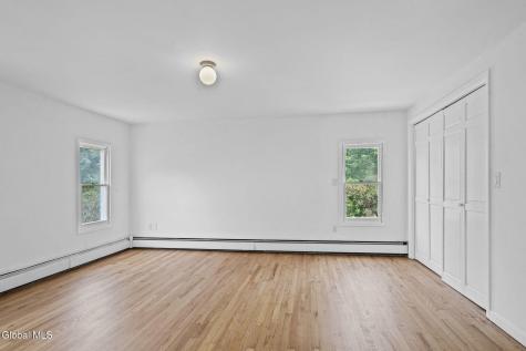 1166 Ny-143 Coeymans Hollow NY 12046