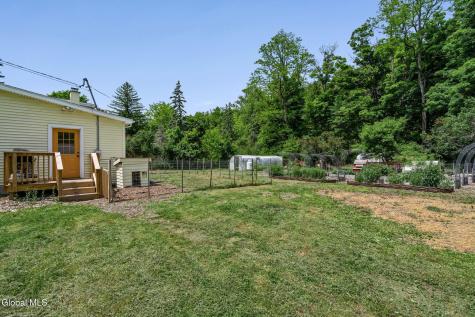 1166 Ny-143 Coeymans Hollow NY 12046