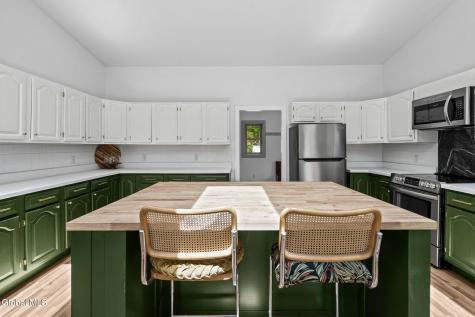 1166 Ny-143 Coeymans Hollow NY 12046