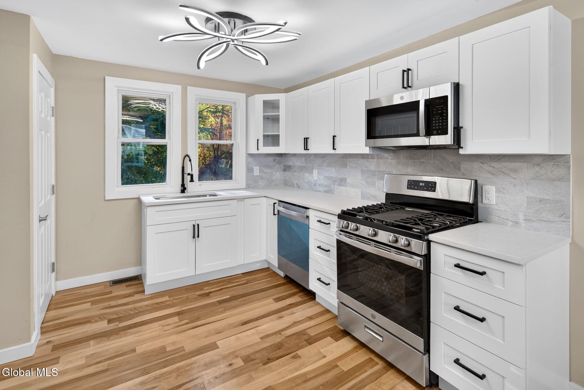 169 Schoolhouse Road Guilderland NY 12203