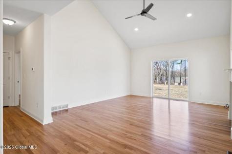 97 Lakepointe Way Saratoga Springs NY 12866