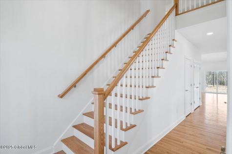 97 Lakepointe Way Saratoga Springs NY 12866