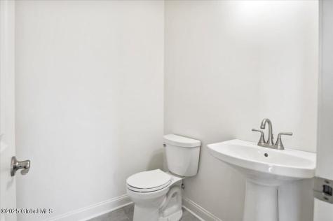 97 Lakepointe Way Saratoga Springs NY 12866