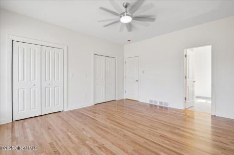 97 Lakepointe Way Saratoga Springs NY 12866