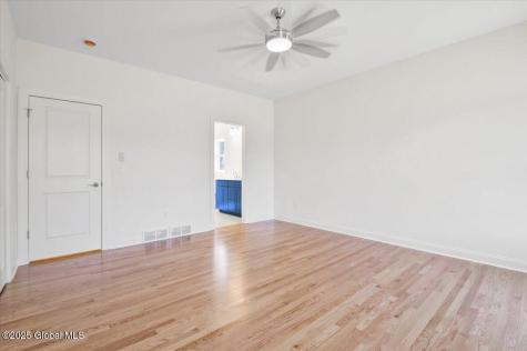 97 Lakepointe Way Saratoga Springs NY 12866