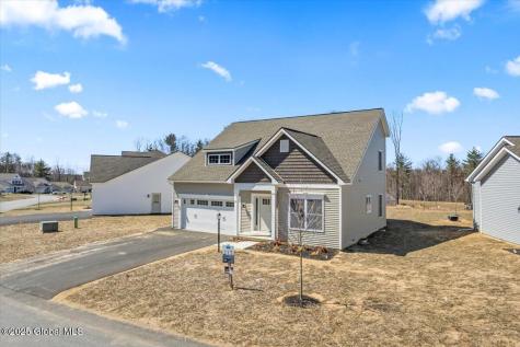 97 Lakepointe Way Saratoga Springs NY 12866