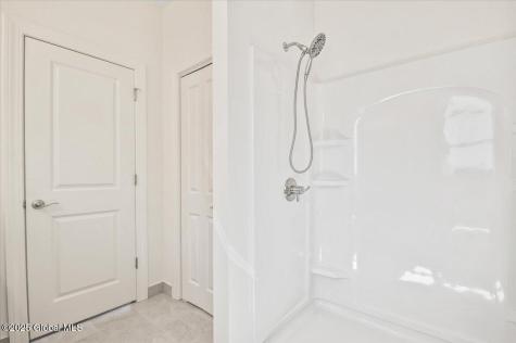 97 Lakepointe Way Saratoga Springs NY 12866