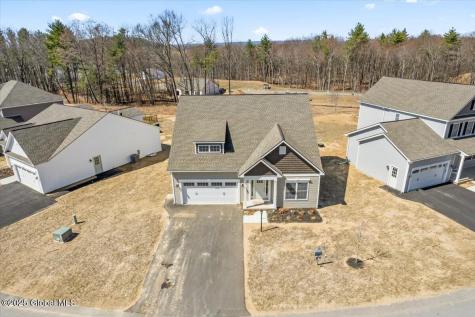 97 Lakepointe Way Saratoga Springs NY 12866