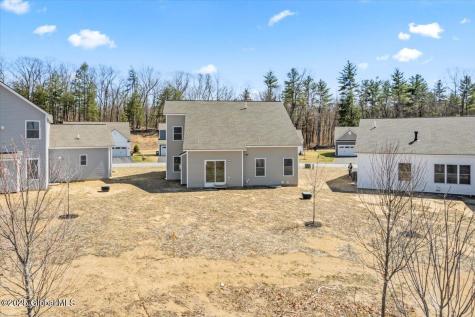 97 Lakepointe Way Saratoga Springs NY 12866