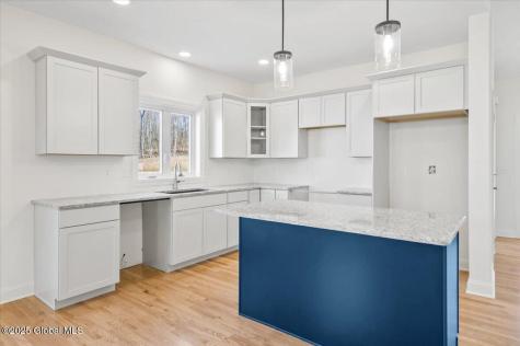 97 Lakepointe Way Saratoga Springs NY 12866
