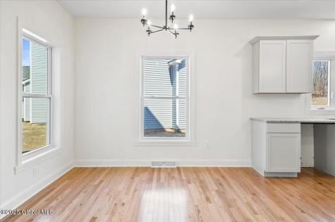 97 Lakepointe Way Saratoga Springs NY 12866