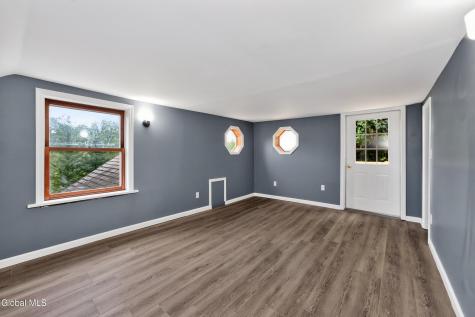 1135 Sacandaga Road Schenectady NY 12302