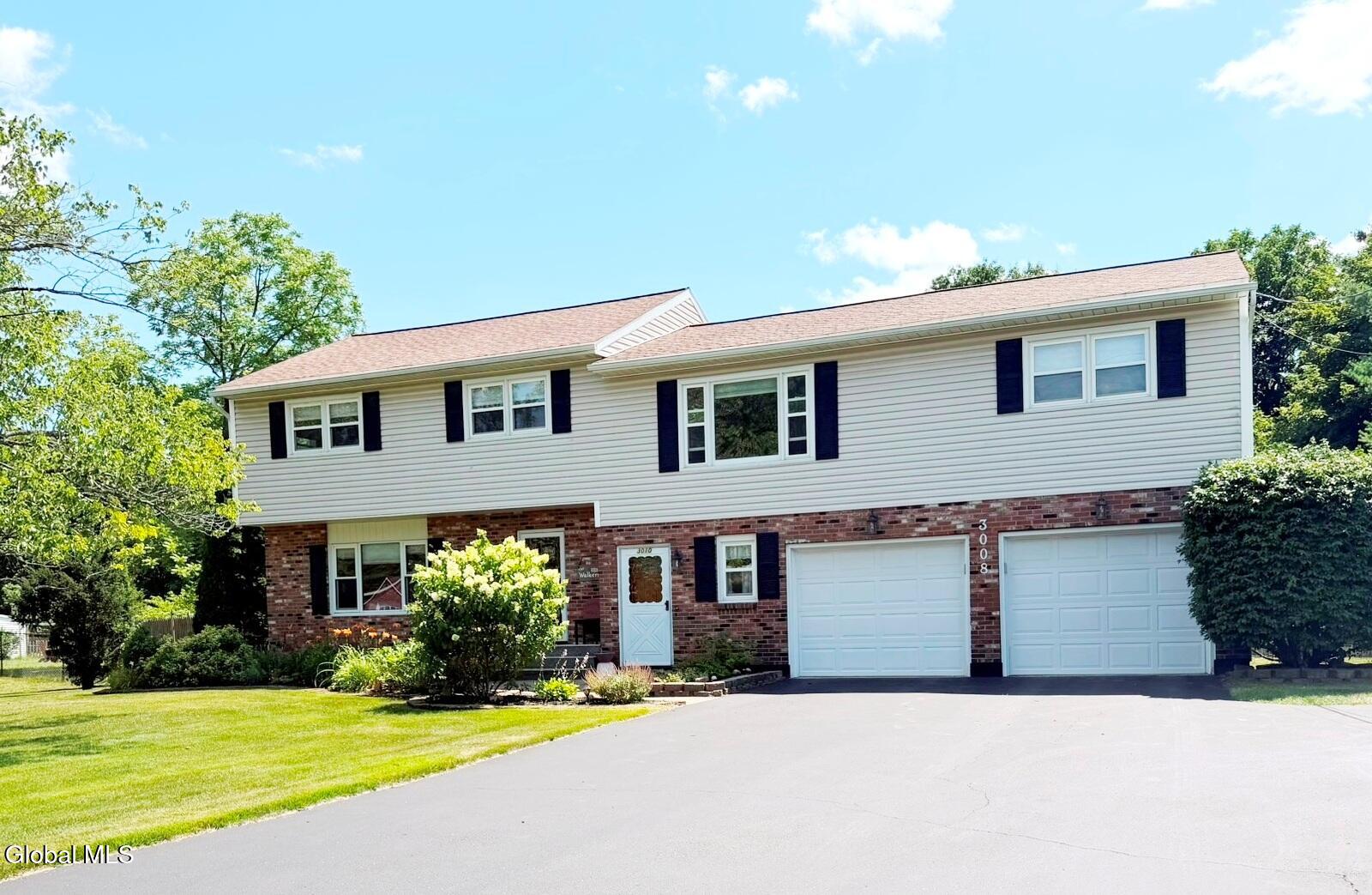 3008-3010 Sunset Lane Schenectady NY 12303