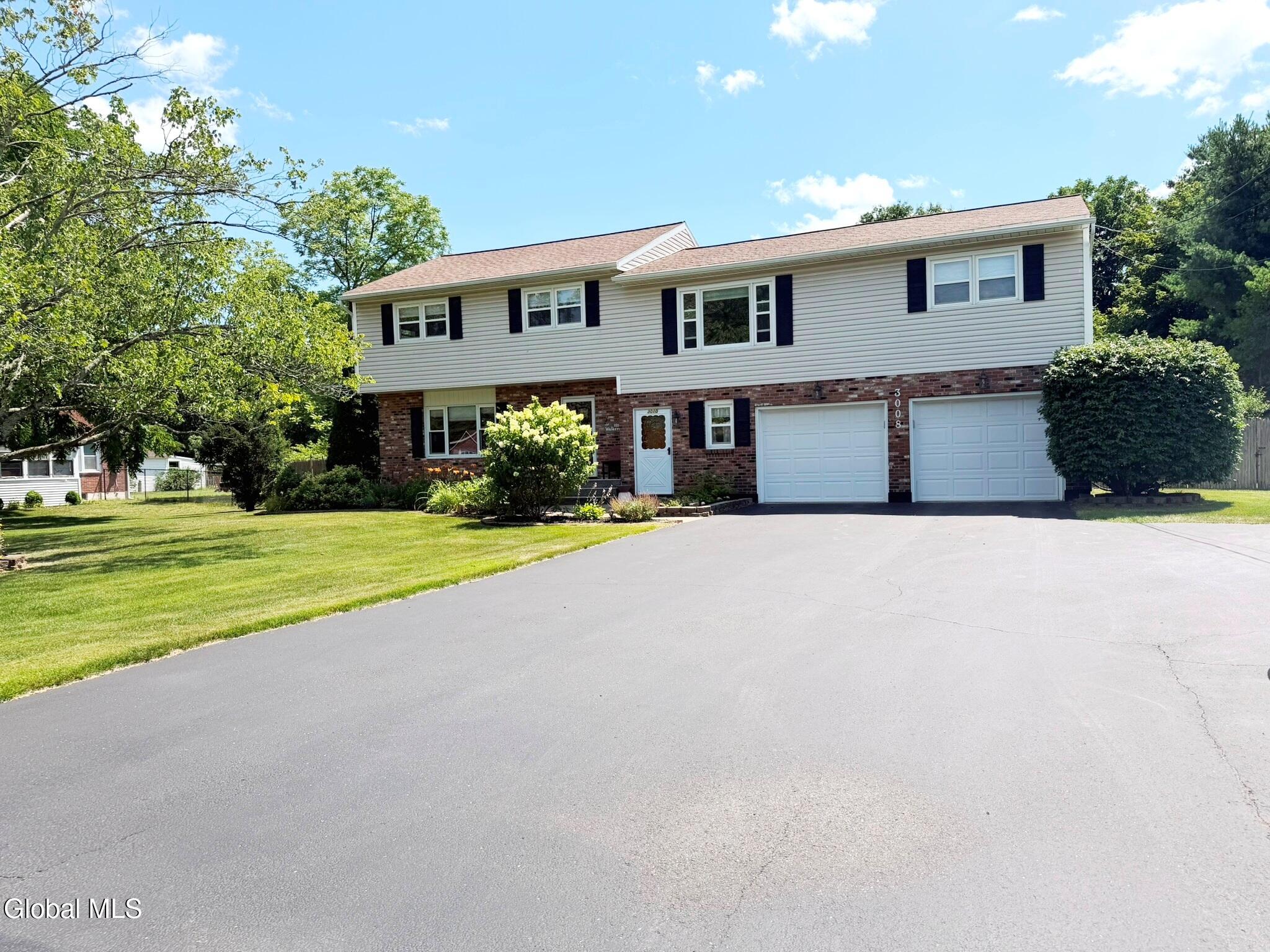 3008-3010 Sunset Lane Schenectady NY 12303