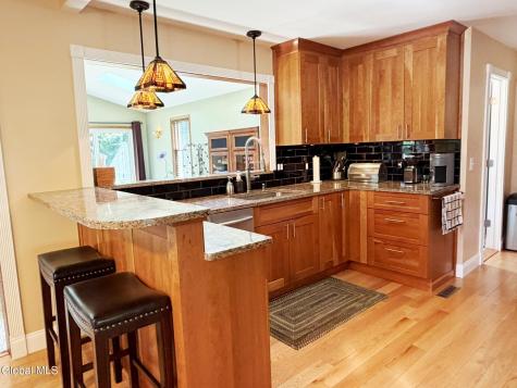 3008-3010 Sunset Lane Schenectady NY 12303