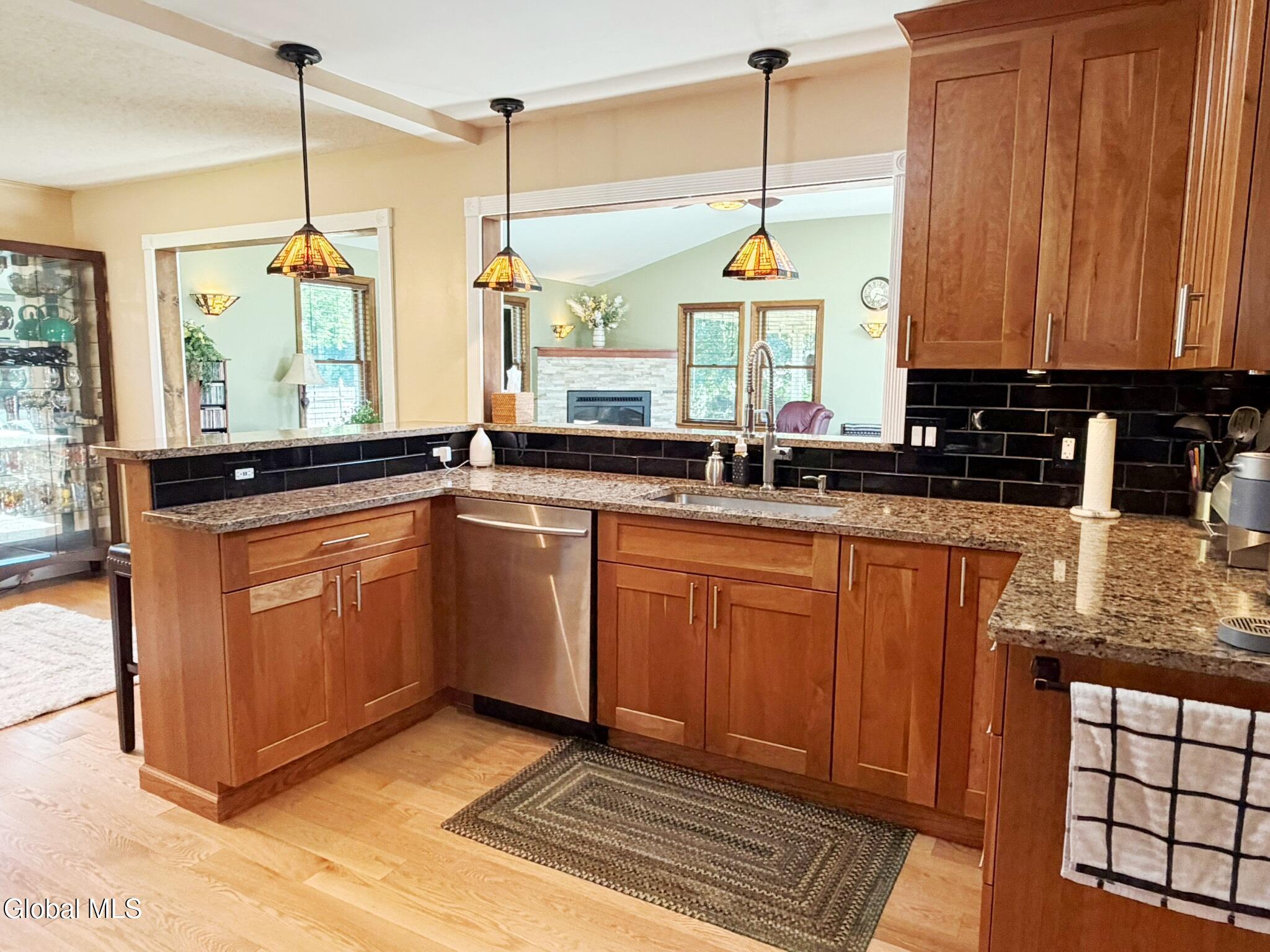 3008-3010 Sunset Lane Schenectady NY 12303