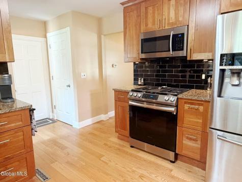 3008-3010 Sunset Lane Schenectady NY 12303