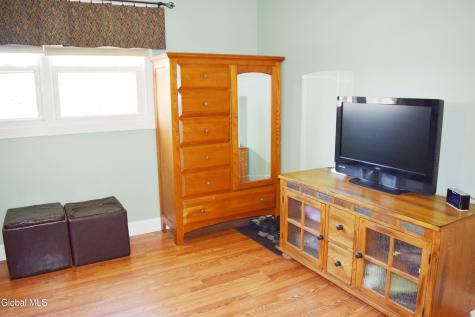 3008-3010 Sunset Lane Schenectady NY 12303