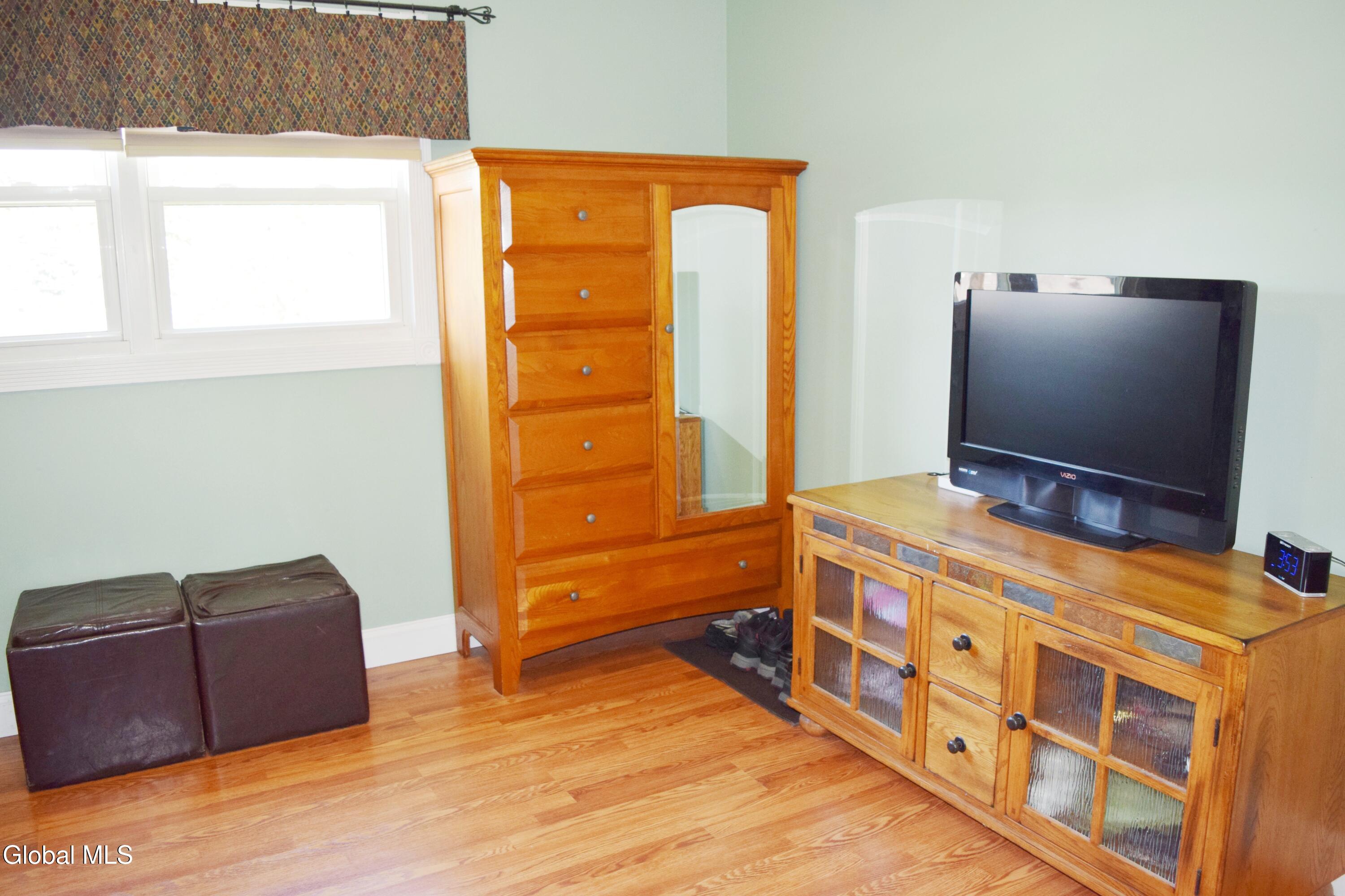3008-3010 Sunset Lane Schenectady NY 12303