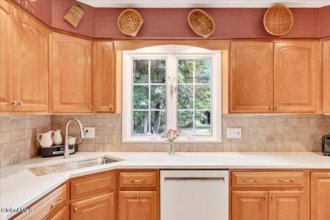 6 Nott Road Guilderland NY 12084