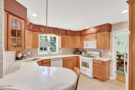 6 Nott Road Guilderland NY 12084