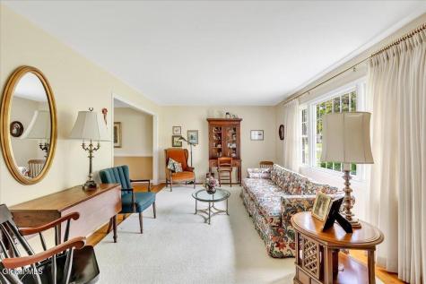 6 Nott Road Guilderland NY 12084