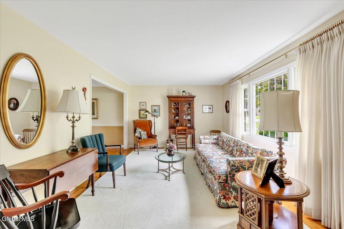 6 Nott Road Guilderland NY 12084