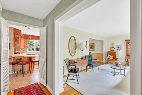 6 Nott Road Guilderland NY 12084
