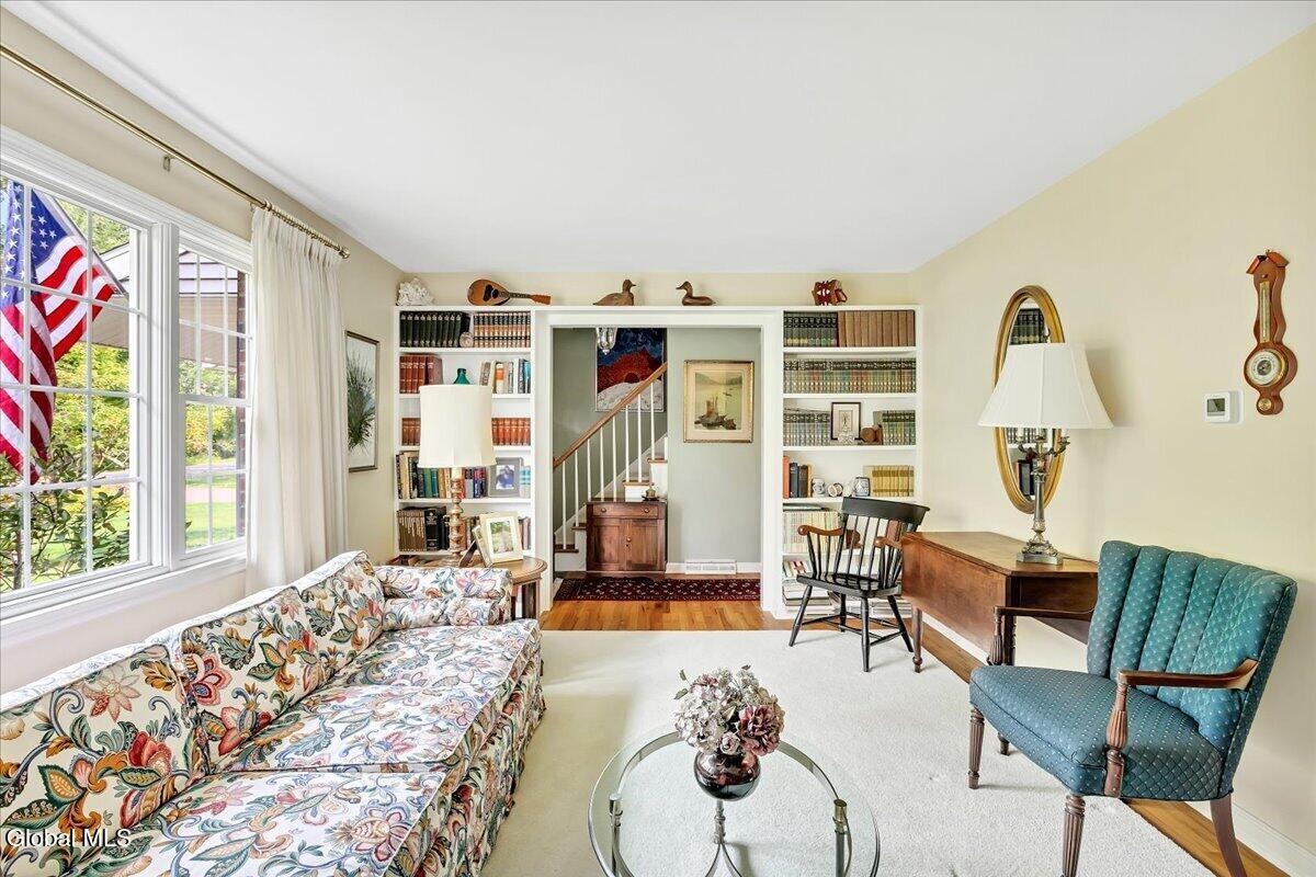 6 Nott Road Guilderland NY 12084