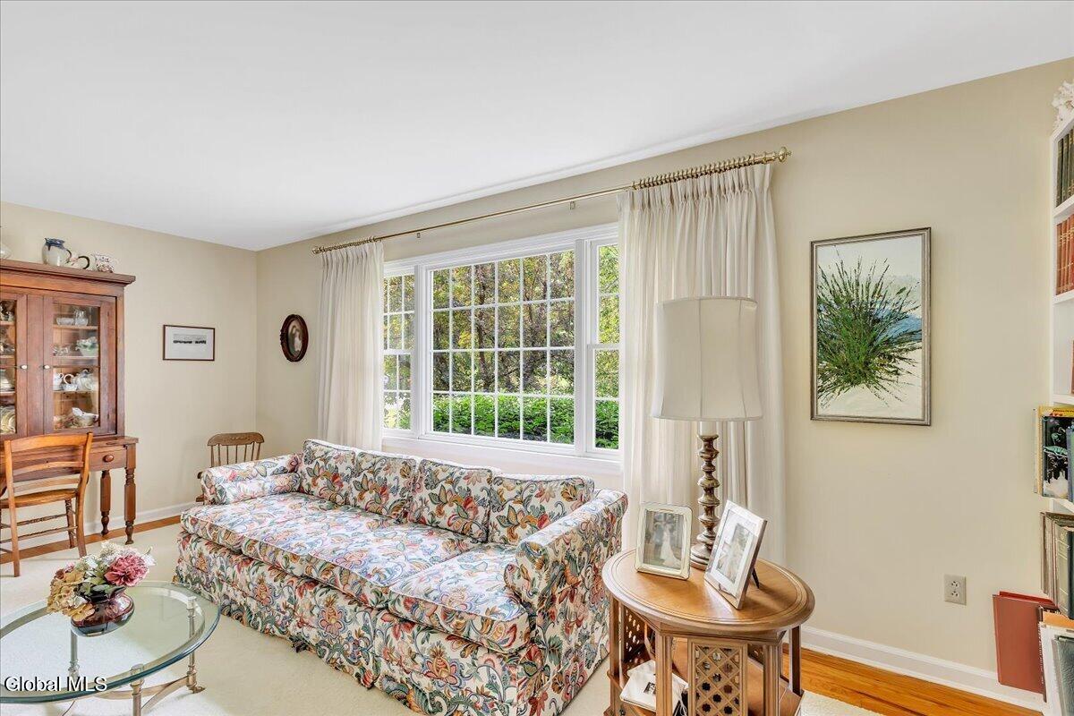6 Nott Road Guilderland NY 12084