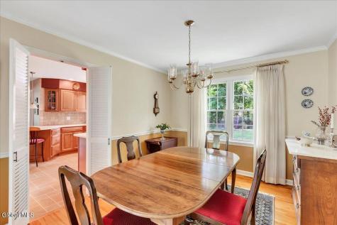 6 Nott Road Guilderland NY 12084