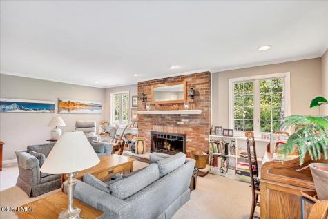 6 Nott Road Guilderland NY 12084