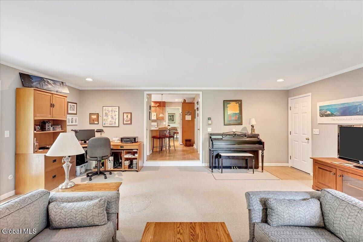 6 Nott Road Guilderland NY 12084