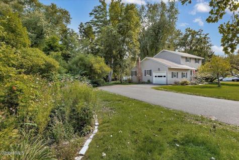 6 Nott Road Guilderland NY 12084