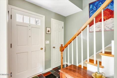6 Nott Road Guilderland NY 12084