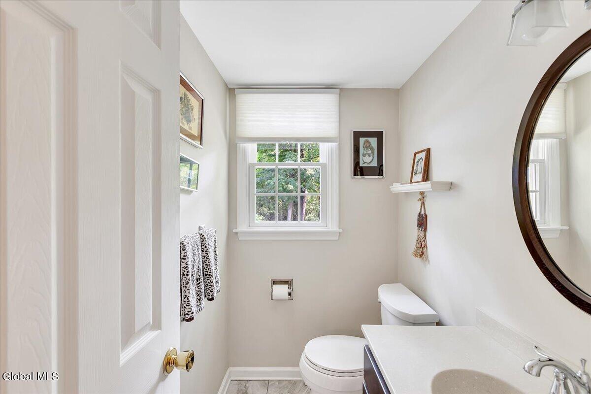 6 Nott Road Guilderland NY 12084