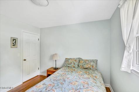 6 Nott Road Guilderland NY 12084