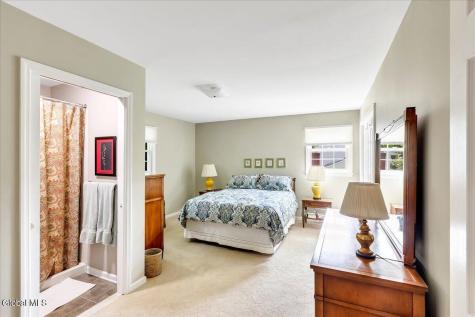 6 Nott Road Guilderland NY 12084