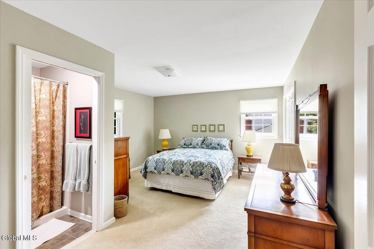 6 Nott Road Guilderland NY 12084