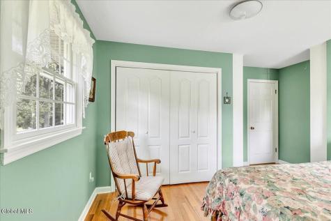 6 Nott Road Guilderland NY 12084