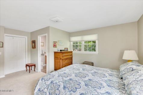 6 Nott Road Guilderland NY 12084