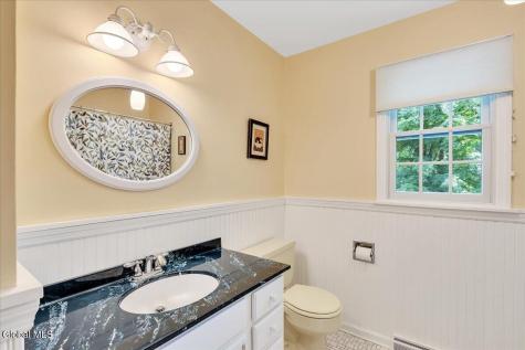 6 Nott Road Guilderland NY 12084