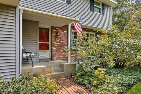 6 Nott Road Guilderland NY 12084