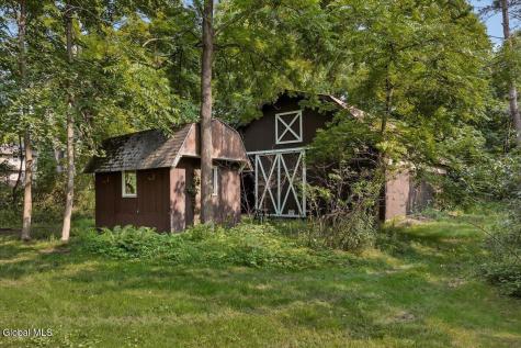 6 Nott Road Guilderland NY 12084