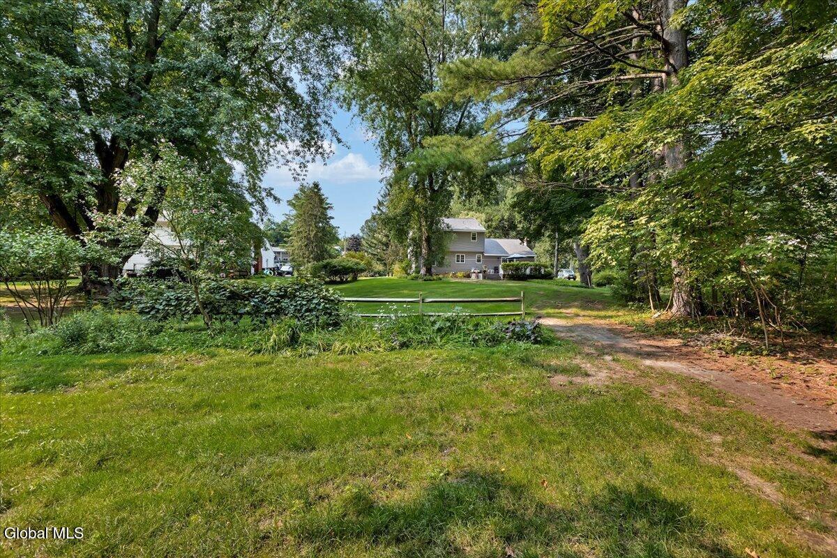6 Nott Road Guilderland NY 12084